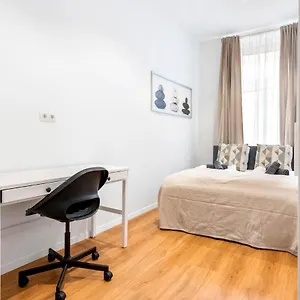 Nice Central City Room Хостел Вена