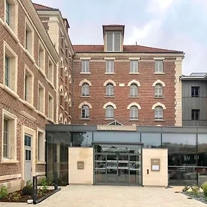 https://mercure-centre-cathedrale.fr-paris.fr
