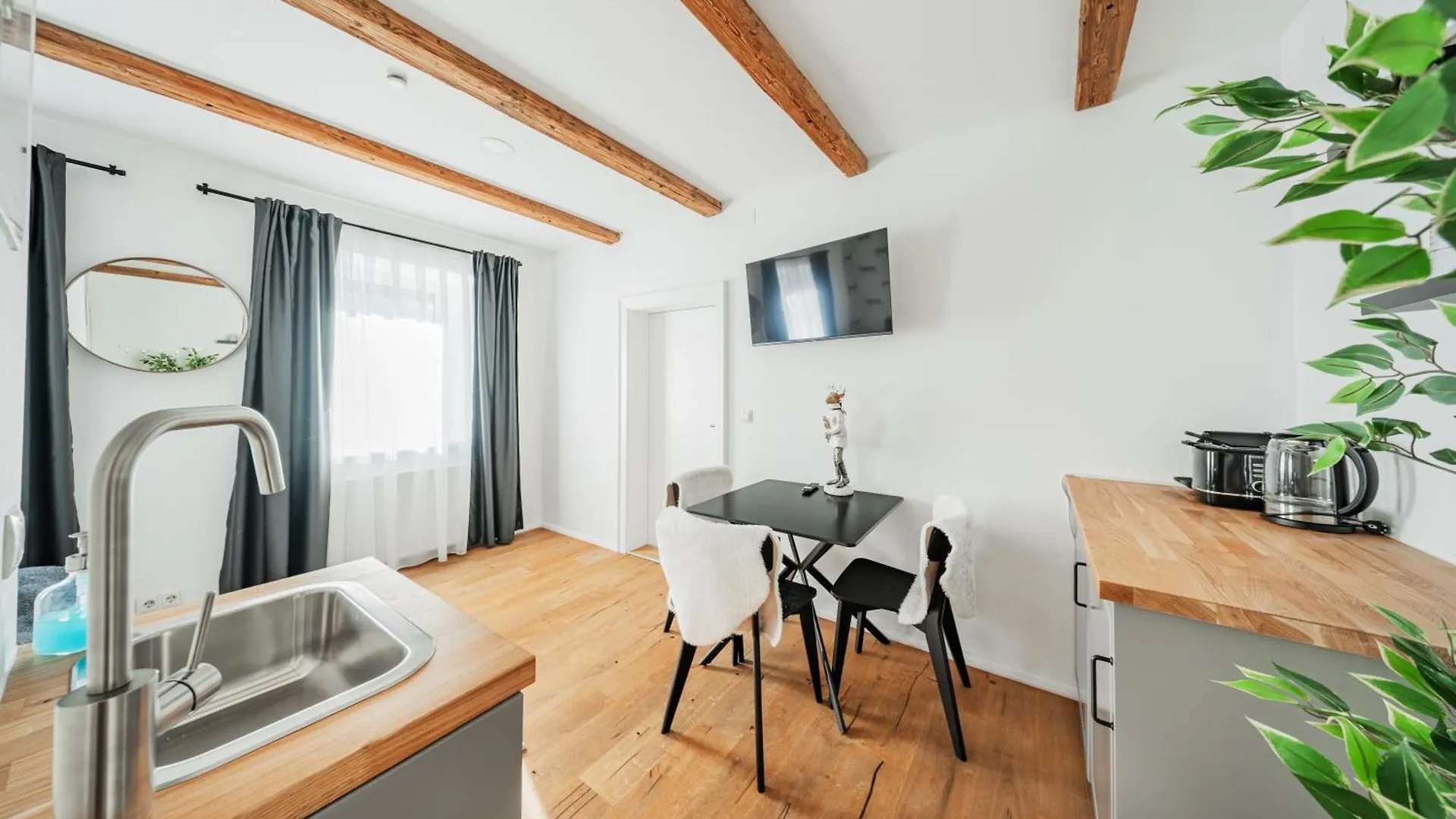Innsbruck City Chalet 0*,  Austria
