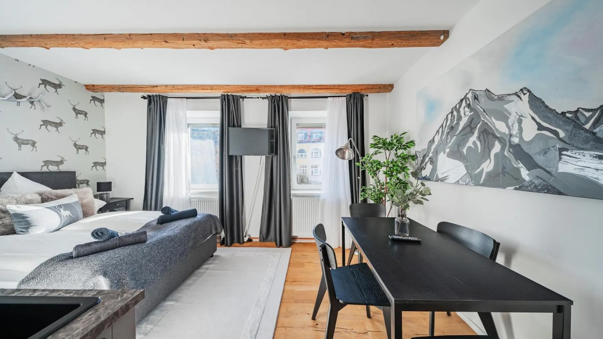 Innsbruck City Chalet Aparthotel